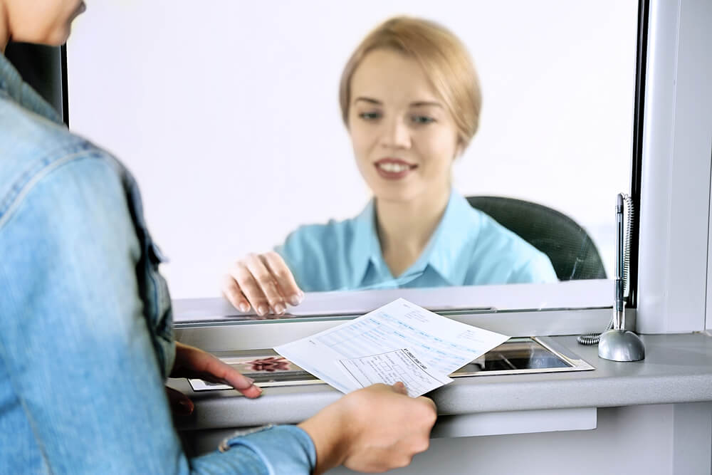 bank teller job description working with customer